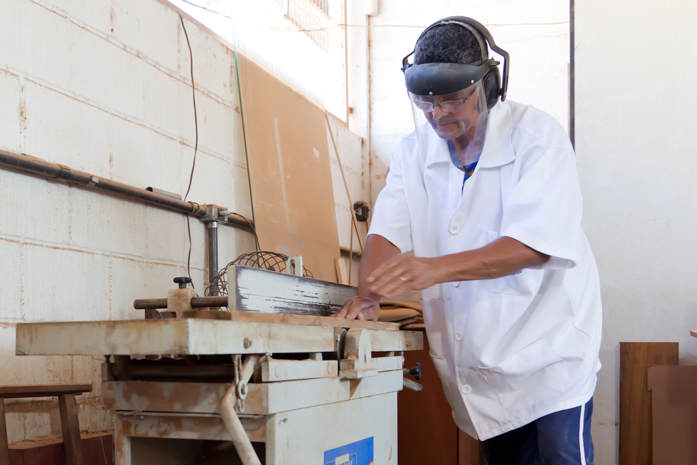 LABORATRIO DE ESTRUTURAS METLICAS E DE MADEIRA 3