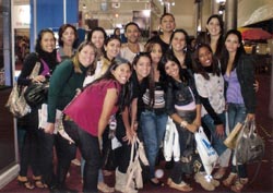 Alunos de Pedagogia e Biblioteconomia visitam a Bienal do Livro Minas