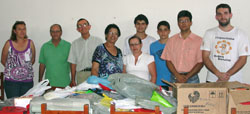UNIFOR-MG doa materiais escolares a instituição filantrópica