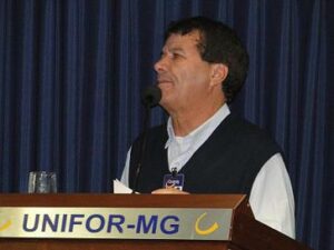 Reitor se reúne com funcionários