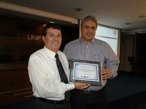 Reitor do UNIFOR-MG ministra palestra durante Projeto Quinta Empresarial