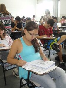 UNIFOR-MG promove simulado do ENEM gratuitamente