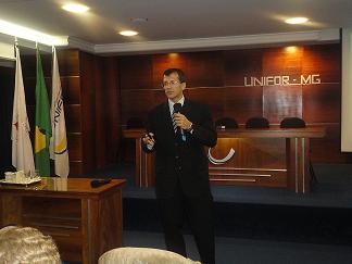 Dia do Químico é celebrado no UNIFOR-MG