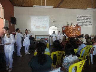 Alunas de Fisioterapia promovem palestra no Centro de Convivência do Idoso