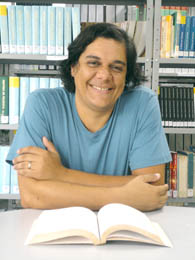 Professor do UNIFOR publica artigo em Revista da História