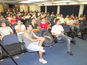 Alunos de Ciência da Computação participam de aula inaugural