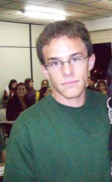 Egresso de Serviço Social é aprovado em 1º lugar em concurso público