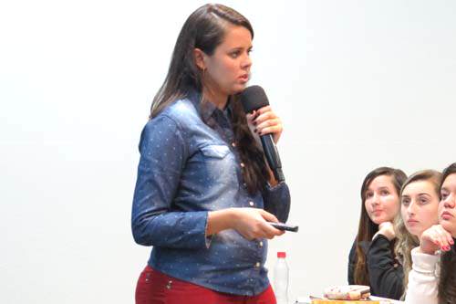 Egressa de Ciências Biológicas ministra palestra no UNIFOR-MG