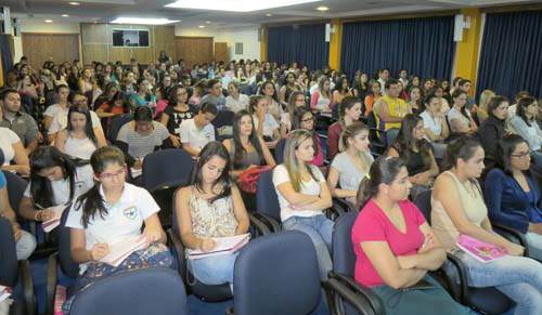 Palestras sobre queda de pelos e sexualidade do idoso são ministradas na Quarta Científica