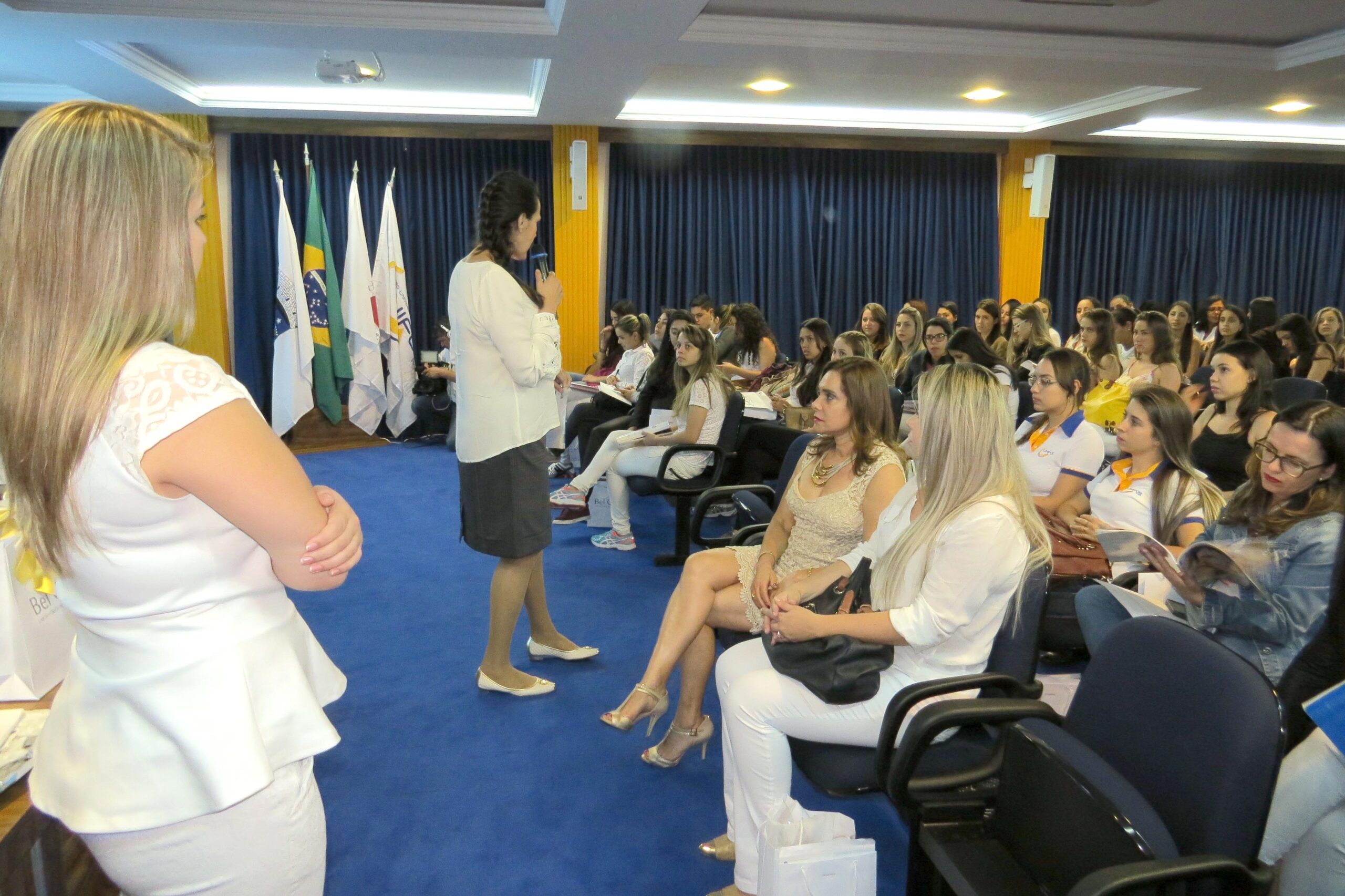 Curso de Estética promove minifórum de capacitação sobre peelings