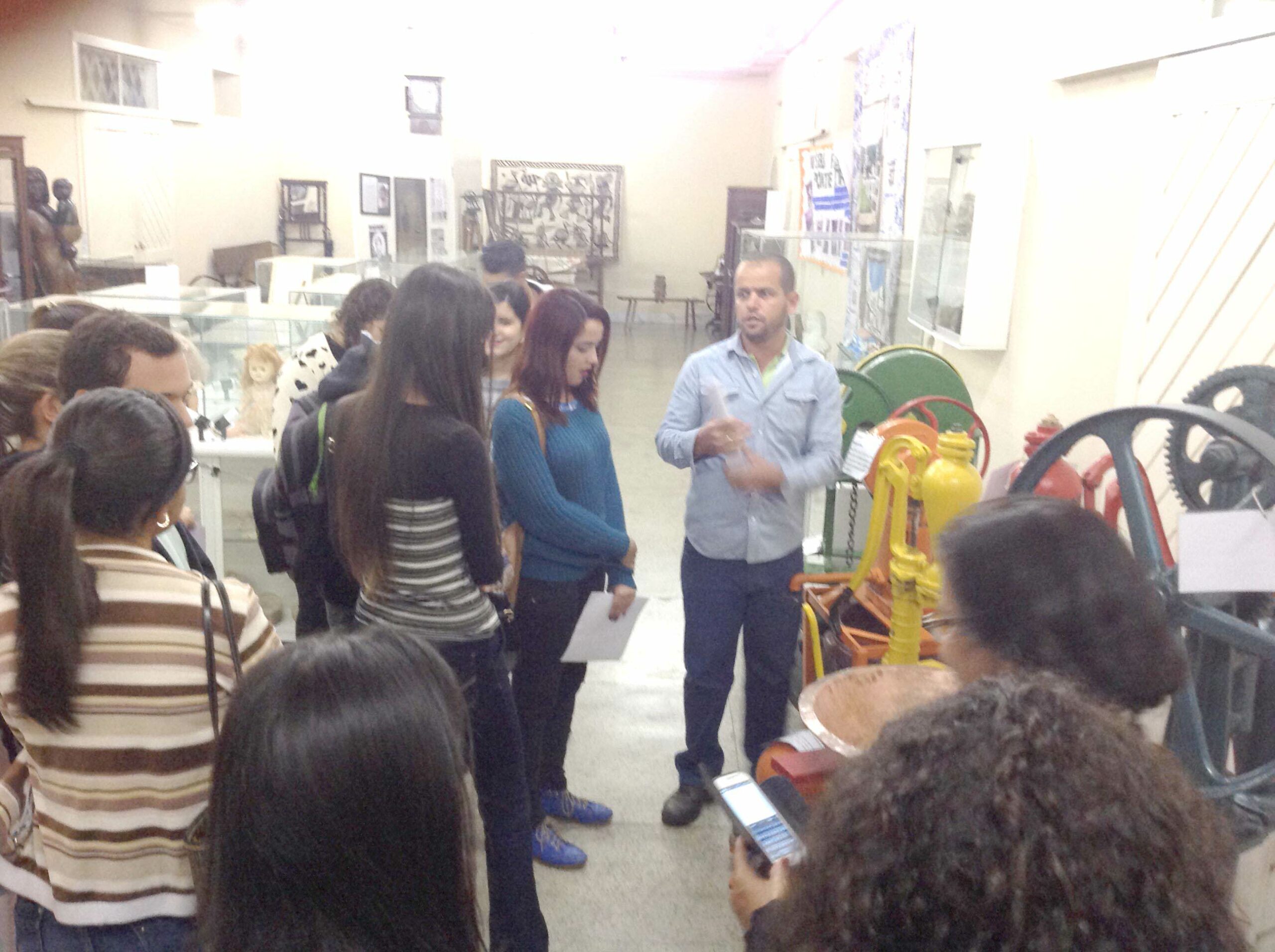Turma de Biblioteconomia visita Museu em Formiga