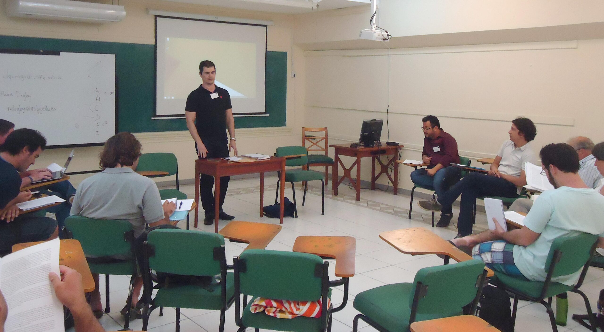 Professor do UNIFOR-MG participa de workshop internacional