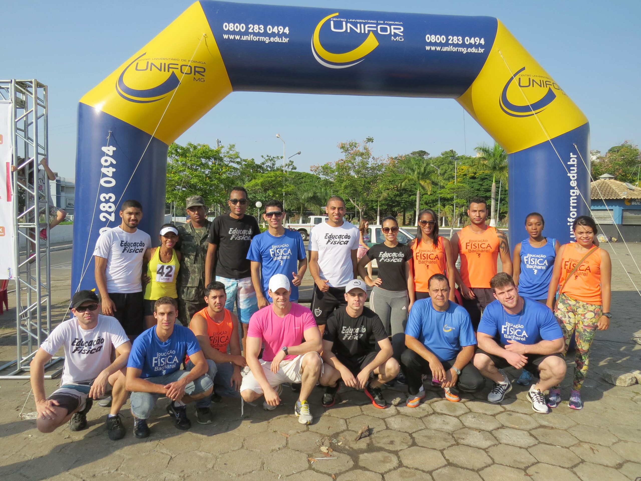 Alunos de Educação Física do UNIFOR-MG auxiliam na Corrida e Caminhada pela Segurança