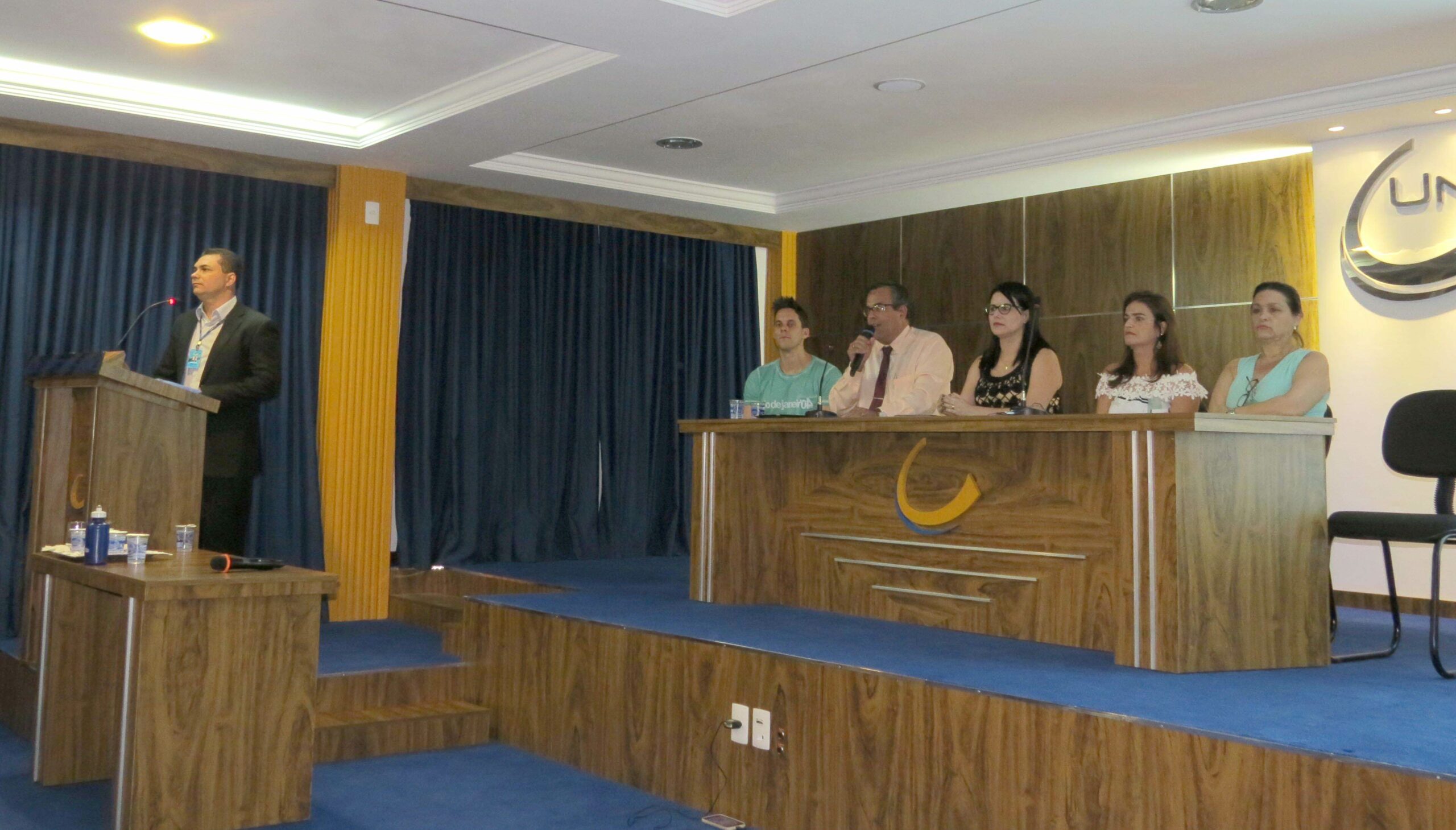 Debate interdisciplinar sobre saúde do trabalhador é promovido no UNIFOR-MG