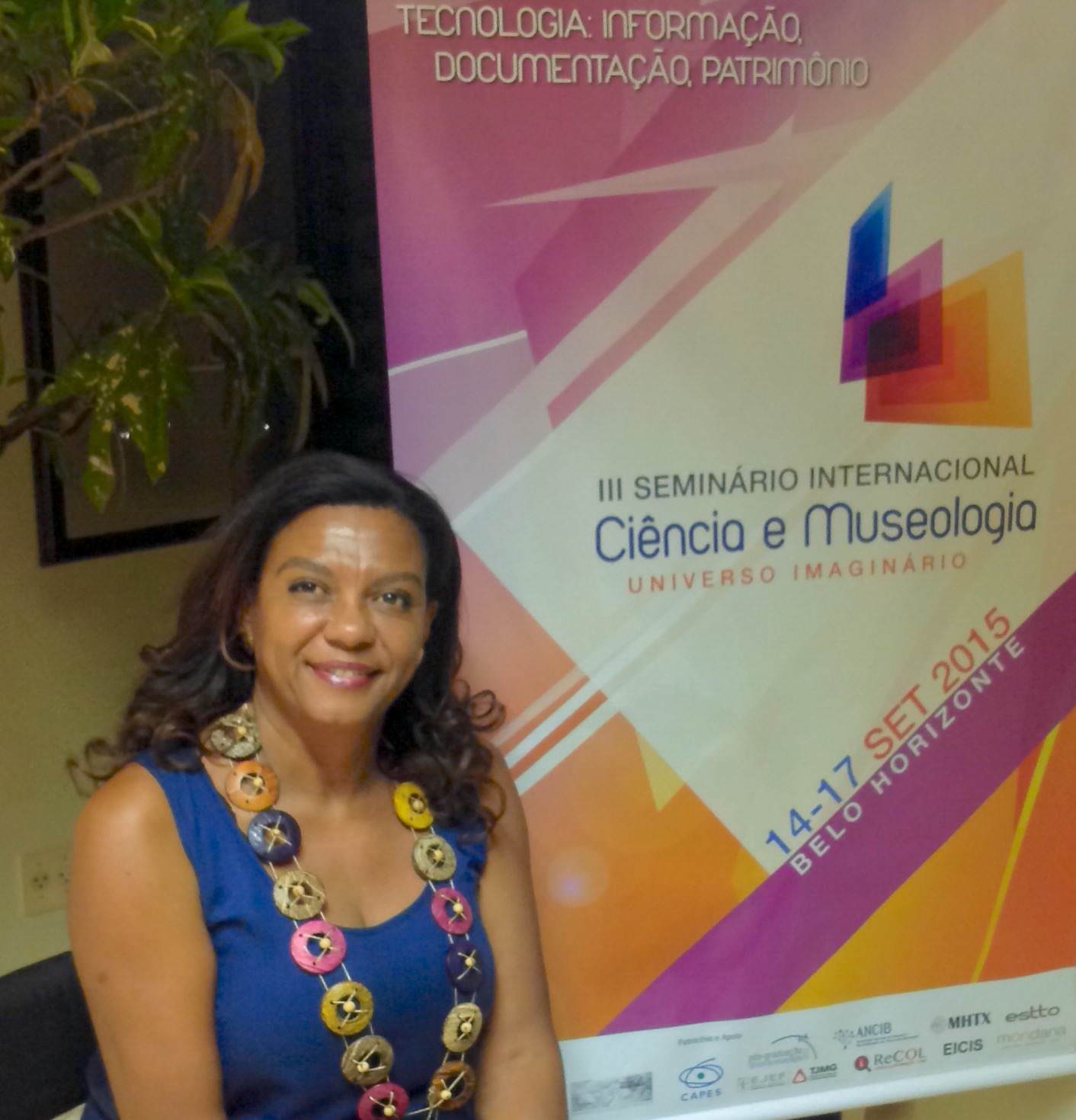 Professora do UNIFOR-MG participa de Seminário Internacional de Ciência e Museologia