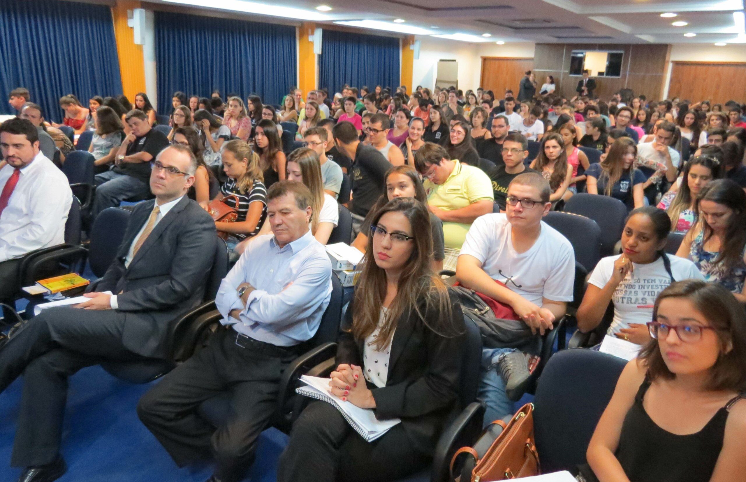 Lançamento da 11ª edição da Revista do Curso de Direito ocorre durante o 8º Simpósio Interdisciplinar