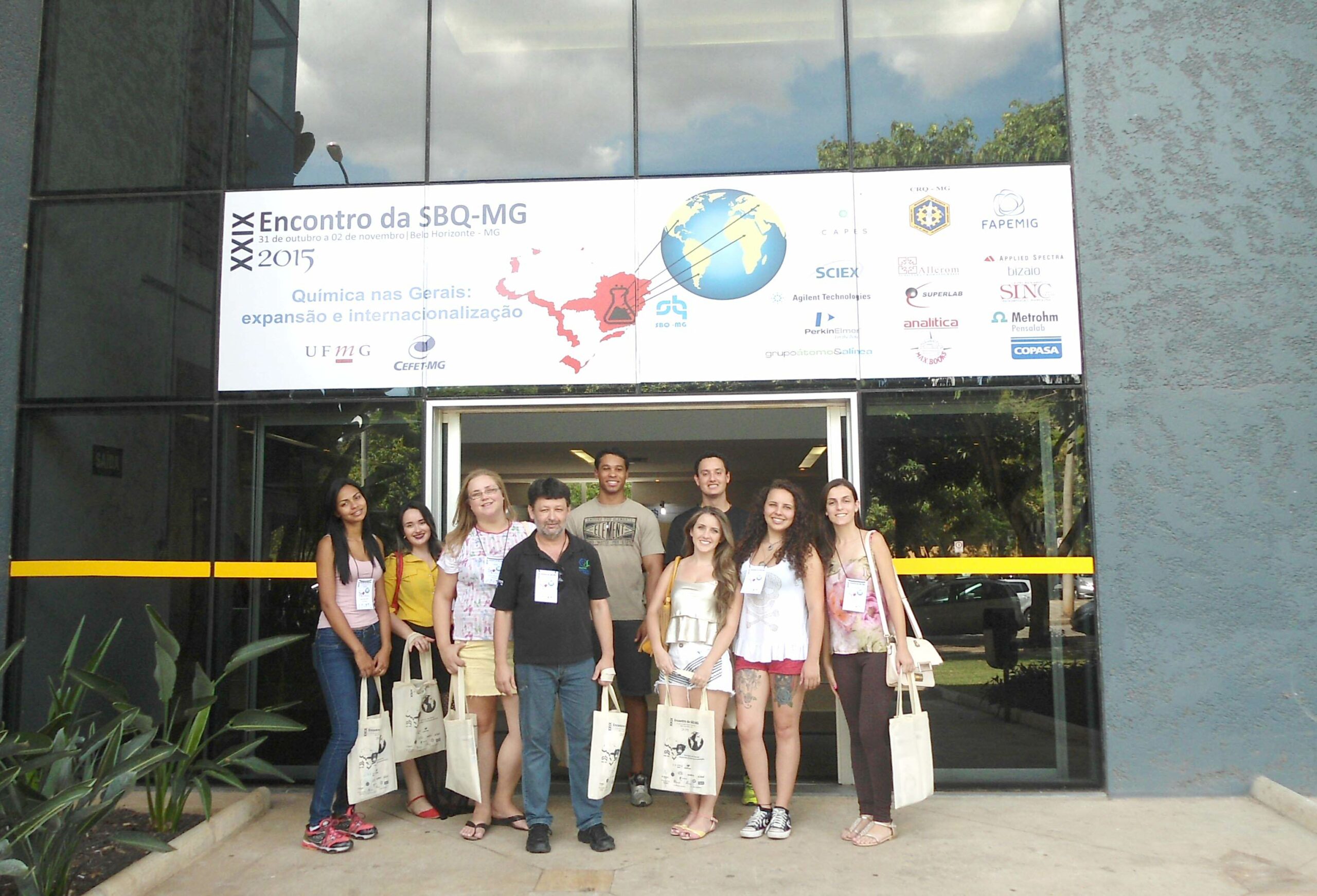 Bolsistas de Iniciação Científica apresentam trabalhos no XXIX Encontro Regional SBQ-MG