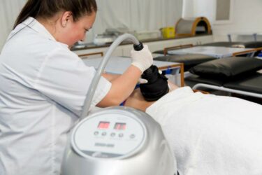 Centro de Estética do UNIFOR-MG retomará atividades na próxima terça-feira