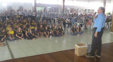 UNIFOR-MG e Colégio de Aplicação juntos no combate ao Aedes Aegypti e Zica Vírus