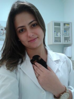 Egressa de Medicina Veterinária do UNIFOR-MG é aprovada em mestrado