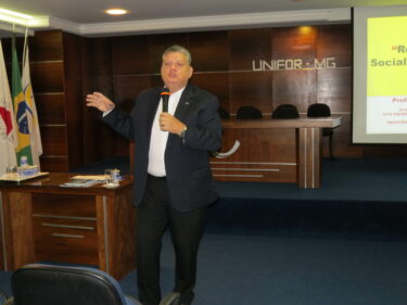 UNIFOR-MG foi sede de palestra do Circuito Mineiro de Administração