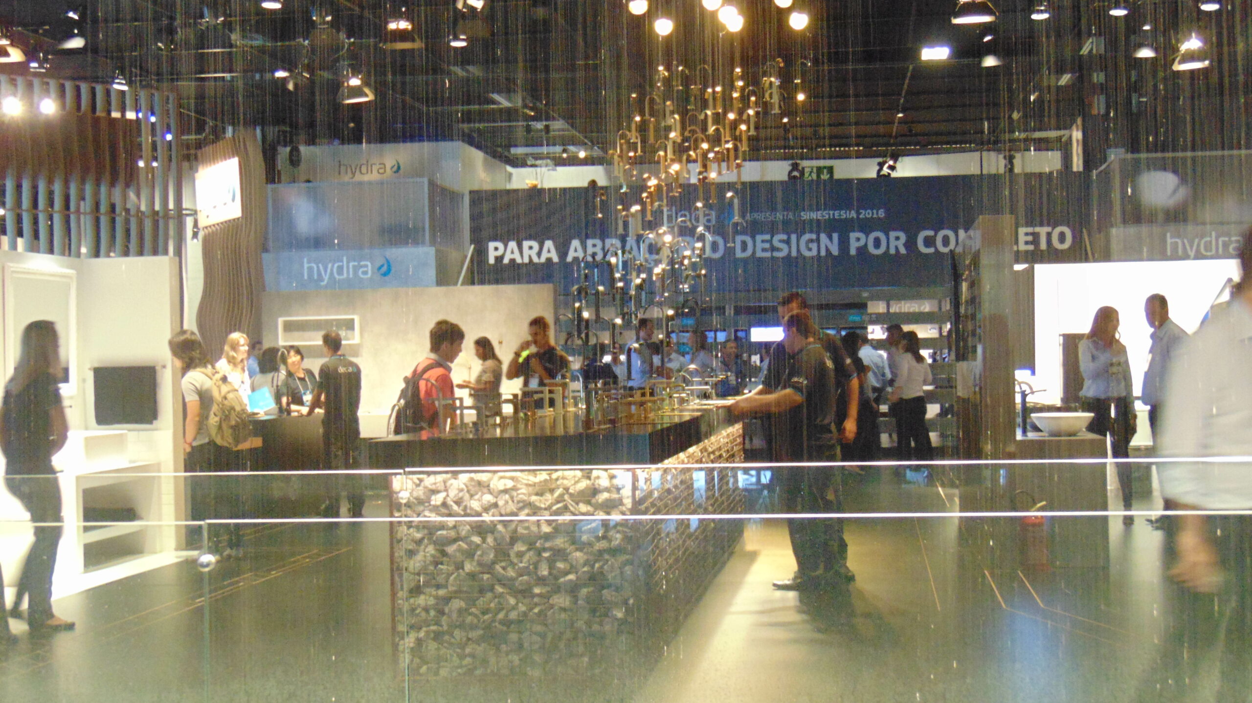 Alunos de Arquitetura e Urbanismo visitam maior feira de revestimentos e acabamentos da América Latina