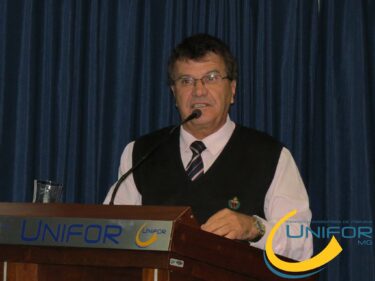 Reitor do UNIFOR-MG, Prof. Marco Leão, é reeleito