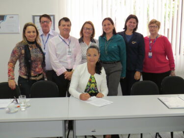 Cirlanda Marques Chaves toma posse como vice-presidente da FUOM