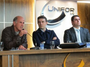 Palestra sobre Novo Código do Processo Civil é realizada no UNIFOR-MG