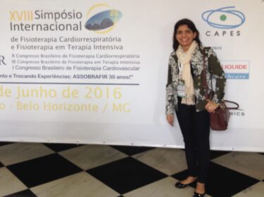 Professora do UNIFOR-MG apresenta trabalhos em simpósio internacional de Fisioterapia