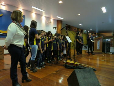 UNIFOR-MG realiza cerimônia de premiação do concurso “Quem Lê Mais”