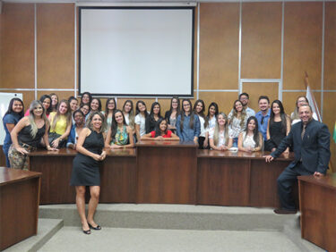 Alunos do UNIFOR-MG participam de visita técnica ao Tribunal Regional do Trabalho