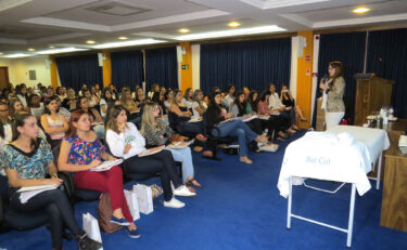 Minicurso Fotociência a Favor da Estética é realizado no UNIFOR-MG