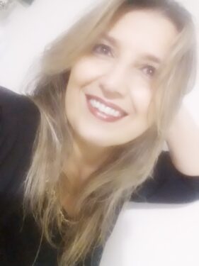 Professora do UNIFOR-MG conclui Doutorado em “Literaturas de Língua Portuguesa”