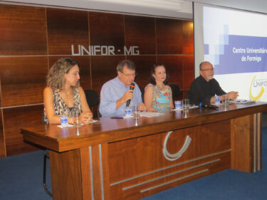Centro Universitário promove Mesa-Redonda sobre Temas Transversais