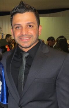 Professor do UNIFOR-MG conclui Mestrado em Análise do Discurso