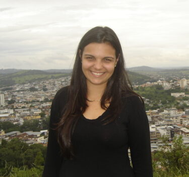 Egressa conclui Mestrado em Ciência do Solo na UFLA