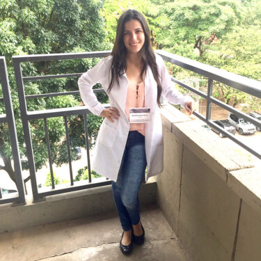 Aluna do Centro Universitário recebe prêmio na UFMG