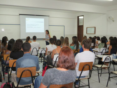 Calouros de Biomedicina participam de Aula Inaugural