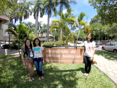 Alunas do Curso de Ciências Biológicas participam do I Curso de Verão em Bioinformática da UFMG