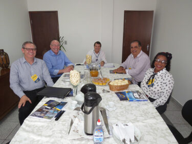Diretoria da AFEESMIG realiza reunião no Centro Universitário de Formiga