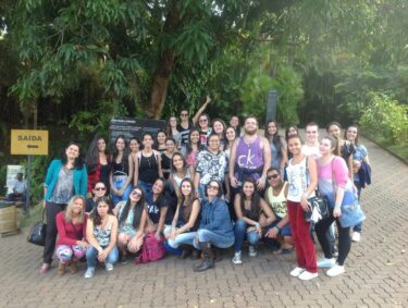 Alunos e professores dos cursos de Pedagogia e Ciências Biológicas visitam o Inhotim