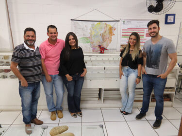 Museu do Laboratório de Mineralogia promove exposição sobre meteoritos e tectitos