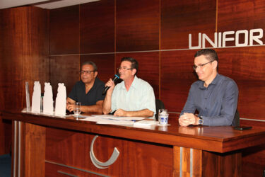 Cerimônia de premiação de Concurso Literário é realizada no UNIFOR-MG