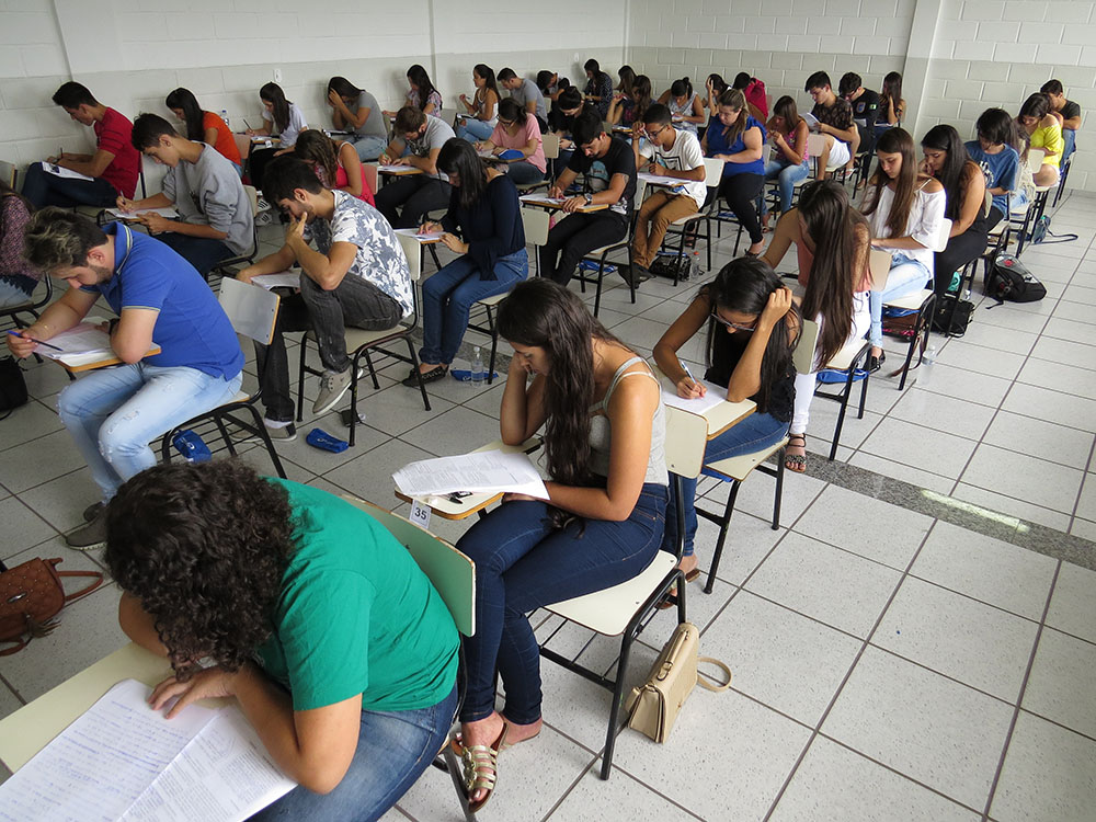 ESTUDANTES DE FORMIGA E REGIÃO PARTICIPAM DO 1º VESTIBULAR 2019 DO UNIFOR-MG