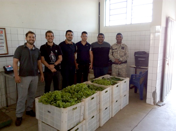 ALUNOS DE ENGENHARIA AGRONÔMICA DESENVOLVEM “HORTA URBANA”