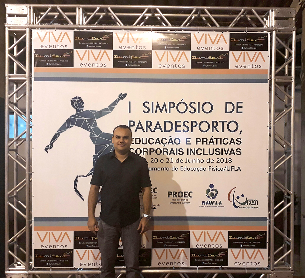 PROFESSOR DO CENTRO UNIVERSITÁRIO MINISTRA PALESTRA SOBRE ESPORTE COMO INSTRUMENTO DE INCLUSÃO