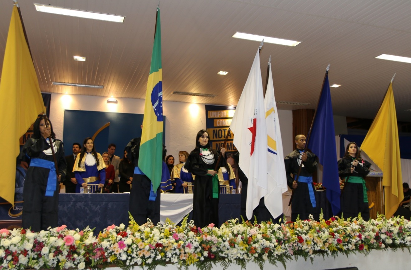 UNIFOR-MG REALIZA COLAÇÃO DE GRAU DAS TURMAS DE ESTÉTICA E MARKETING