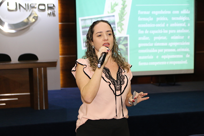 ALUNOS DE ENGENHARIA AGRONÔMICA PARTICIPAM DE PALESTRA COM NOVA COORDENAÇÃO