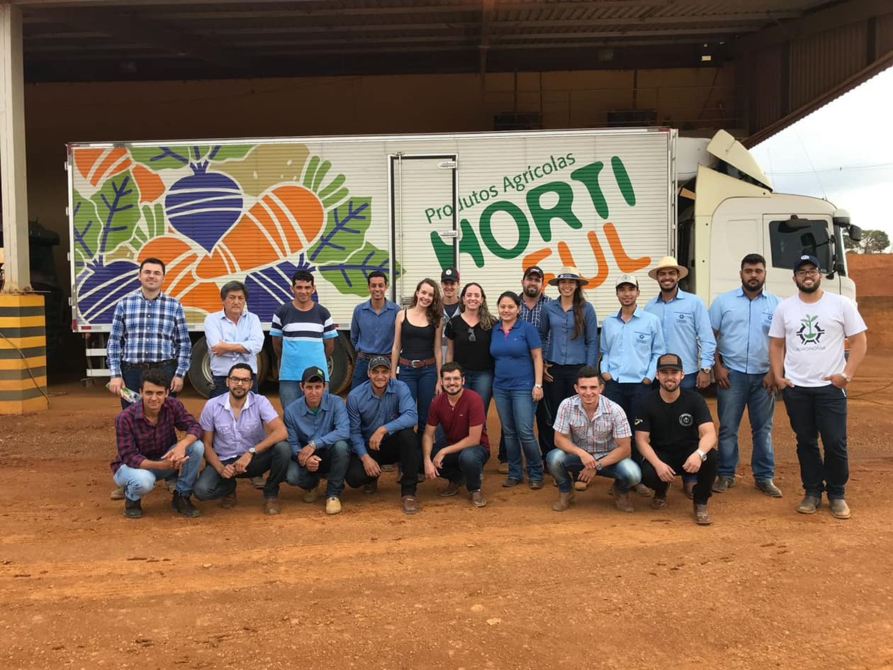 DISCENTES DE ENGENHARIA AGRONÔMICA VISITAM EMPRESA DE EMPREENDIMENTOS AGRÍCOLAS